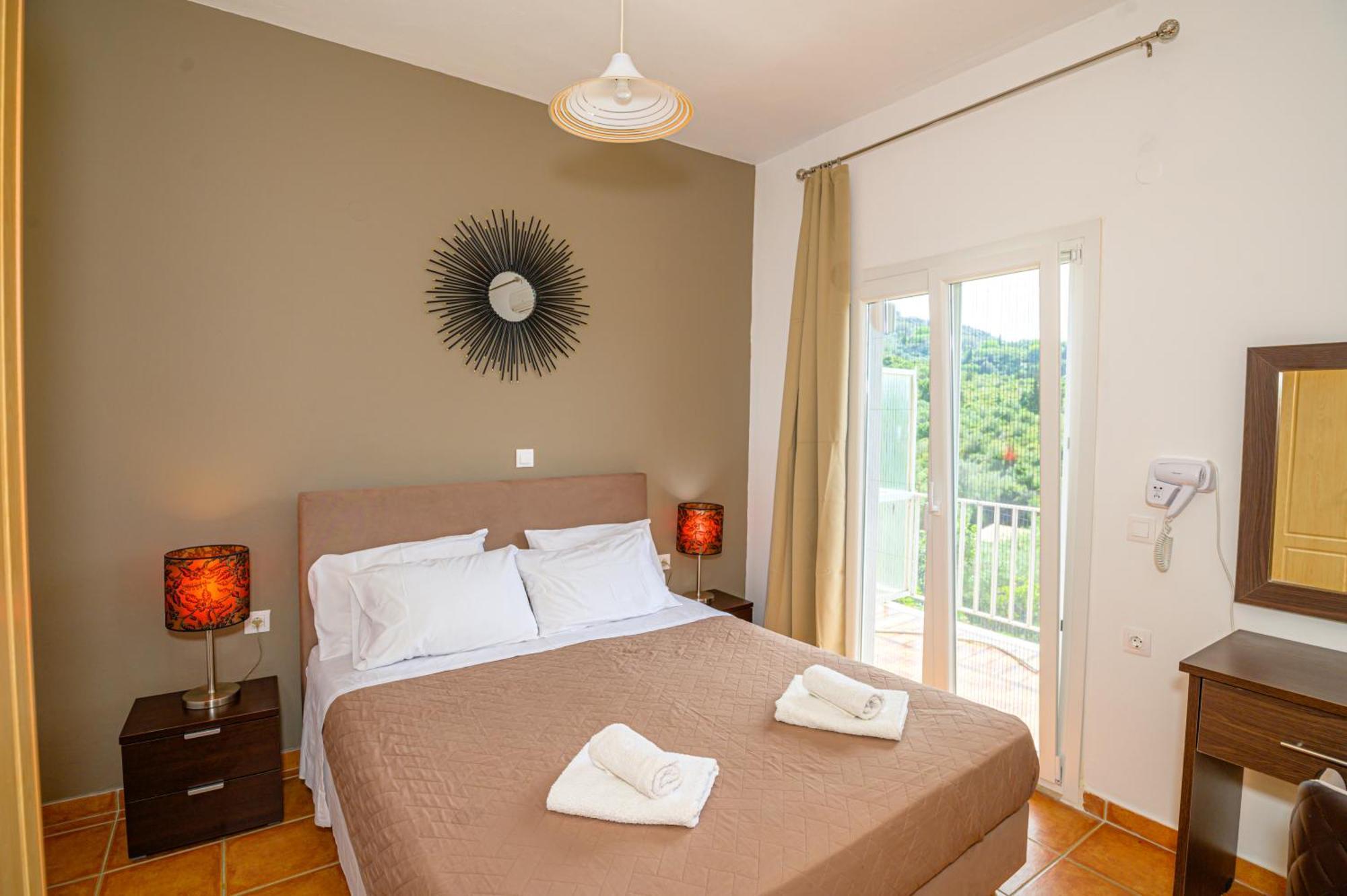 Vlassis Studios Apartment Mesongi