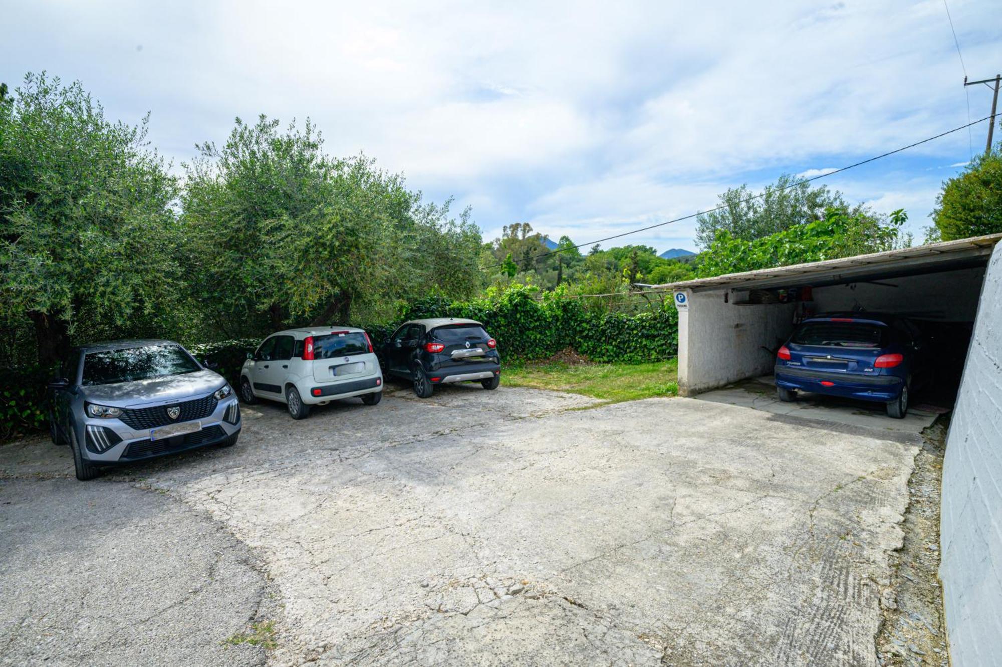 Apartament Vlassis *